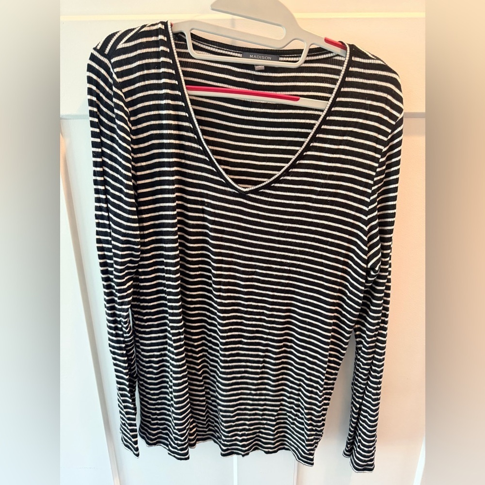 Madison Striped Long Sleeve Top L Black White V Neck Stretch
